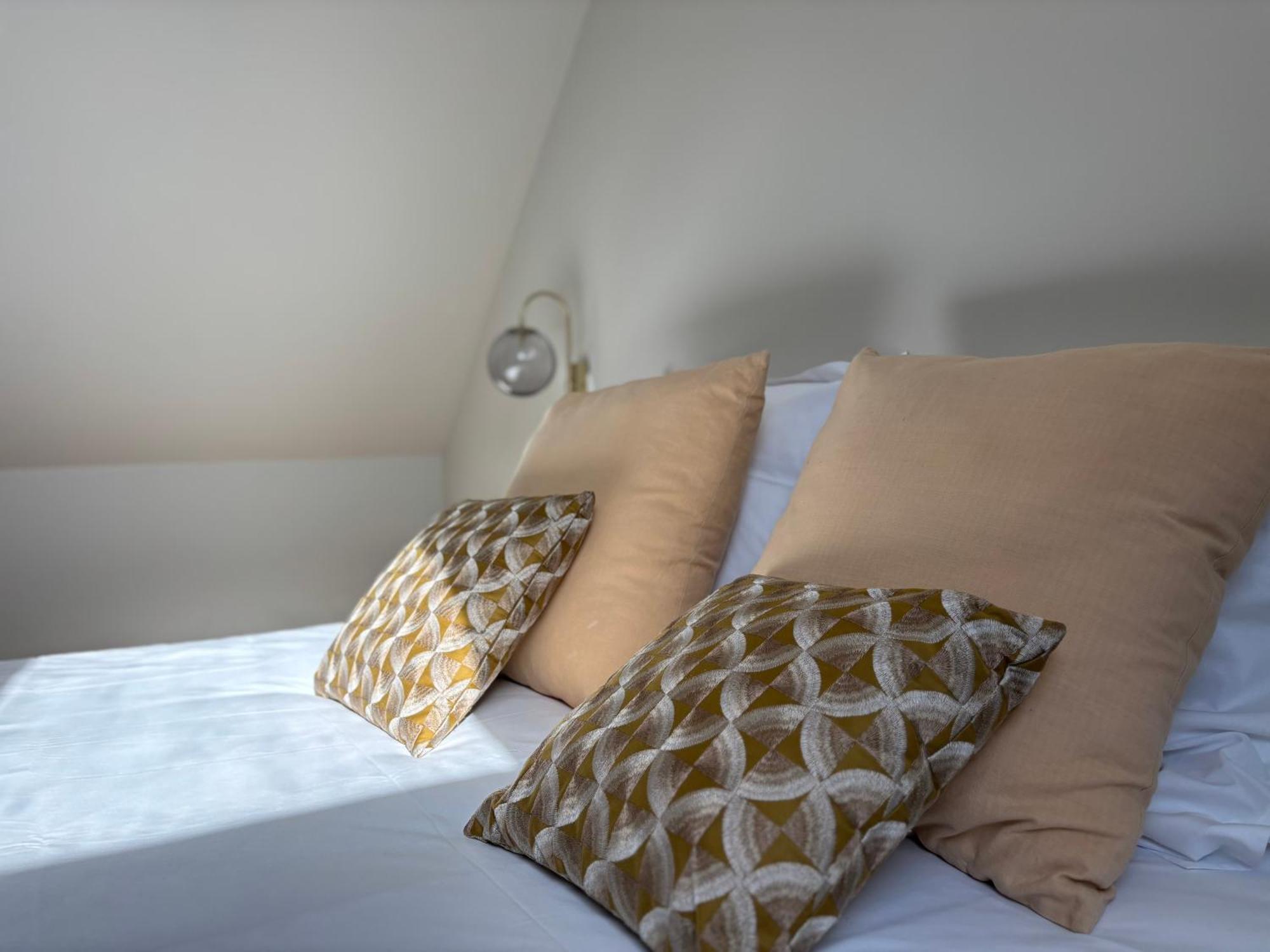 Bajocasse Apt Duplex Spacieux 3 Ch 2 Sdb Cosy Plein Centre Bayeux Decoration Elegante Proche Plages Du Debarquement Exterior foto